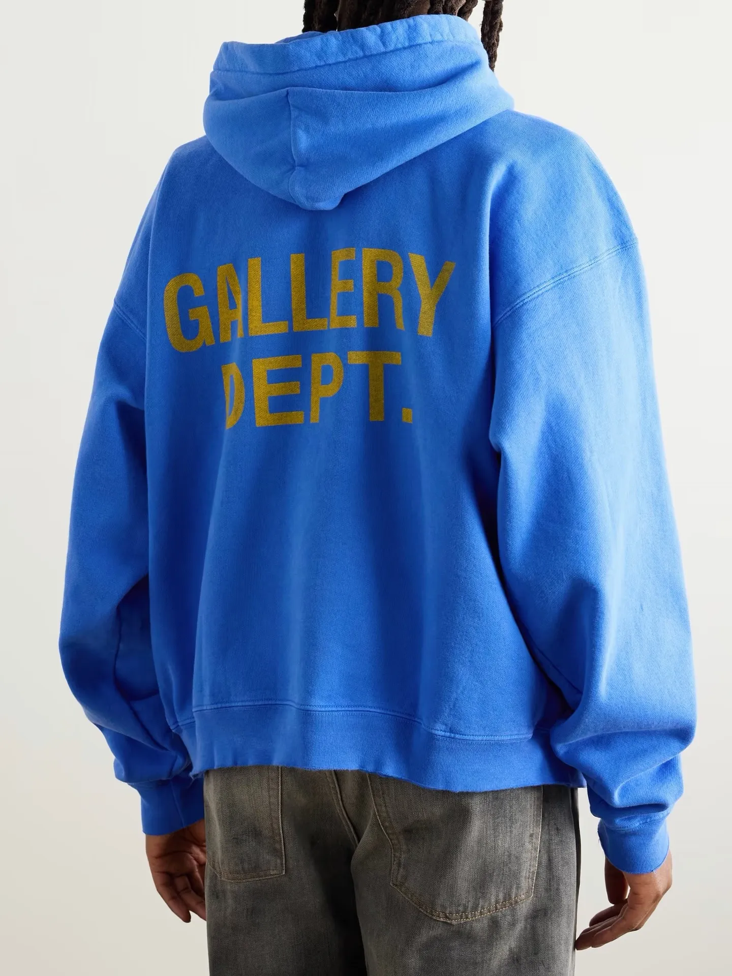 GALLERY DEPT. 90'S GD LOGO HOODIE/BLU 90's retro destroyed royal blue English hoodie Royal Blue S-XL Needs custom weaving and dyeing 500g high weight sweatshirt fabric Light fleece treatment on the inside Overall wide and comfortable Loose version Trendy and fashionable Same as the original version Washed and distressed printing Original consistent hang tag With G LOGO hanging beads/yellow triangle warning sign